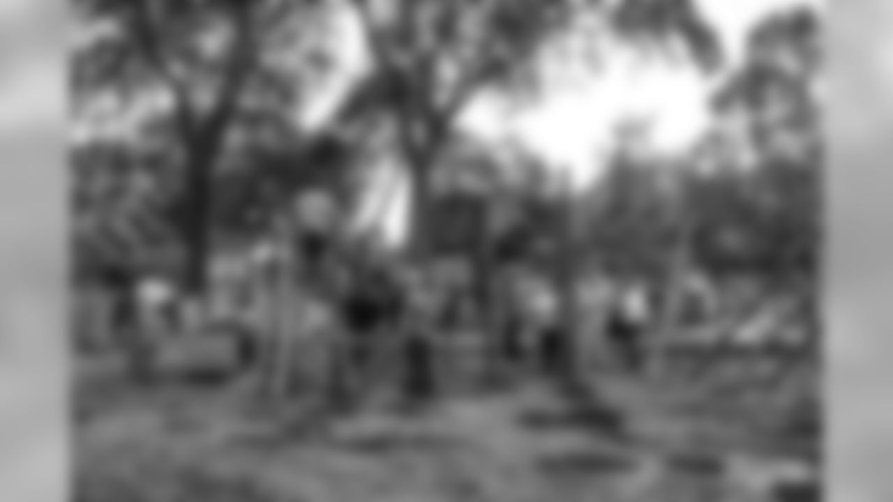 191001-playground-build-34