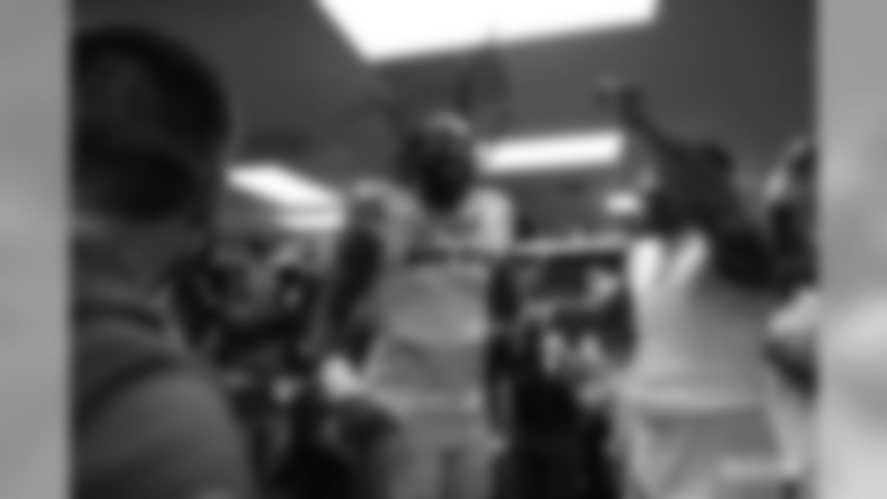 191028-locker-room-pass-18