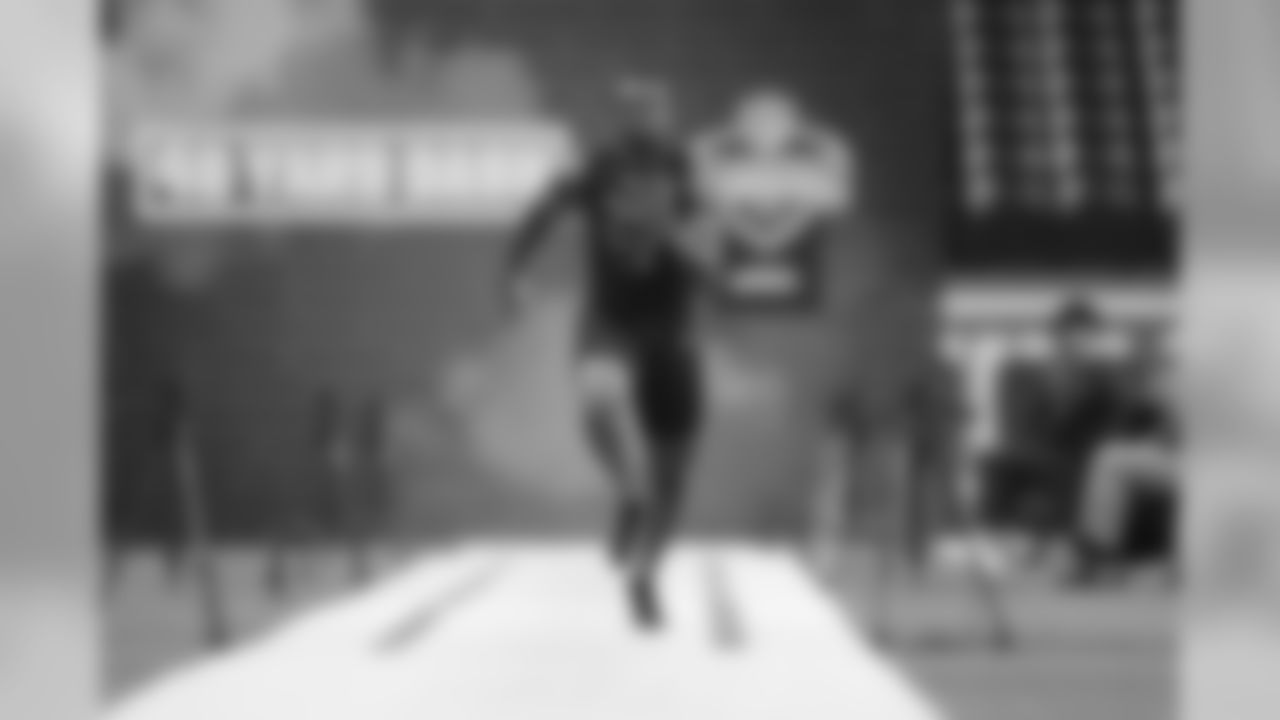 LSU linebacker Jacob Phillips runs the 40-yard dash during the 2020 NFL Scouting Combine, Saturday, Feb. 29, 2020 in Indianapolis. (Ben Liebenberg/NFL)