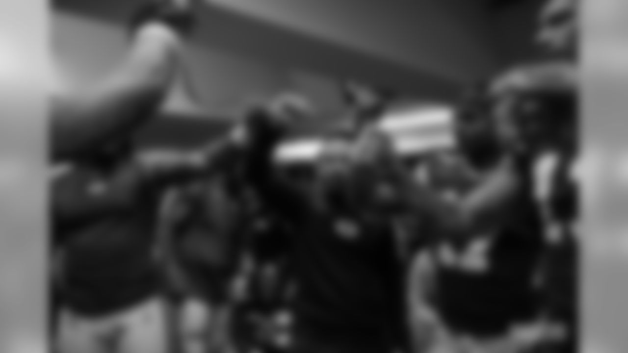 191111-locker-room-pass-16