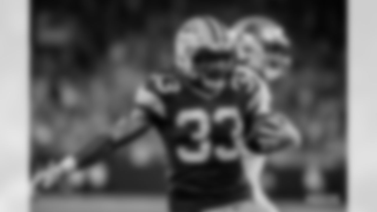 RB Aaron Jones