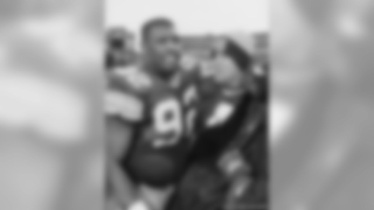 Photo Tribute To Reggie White