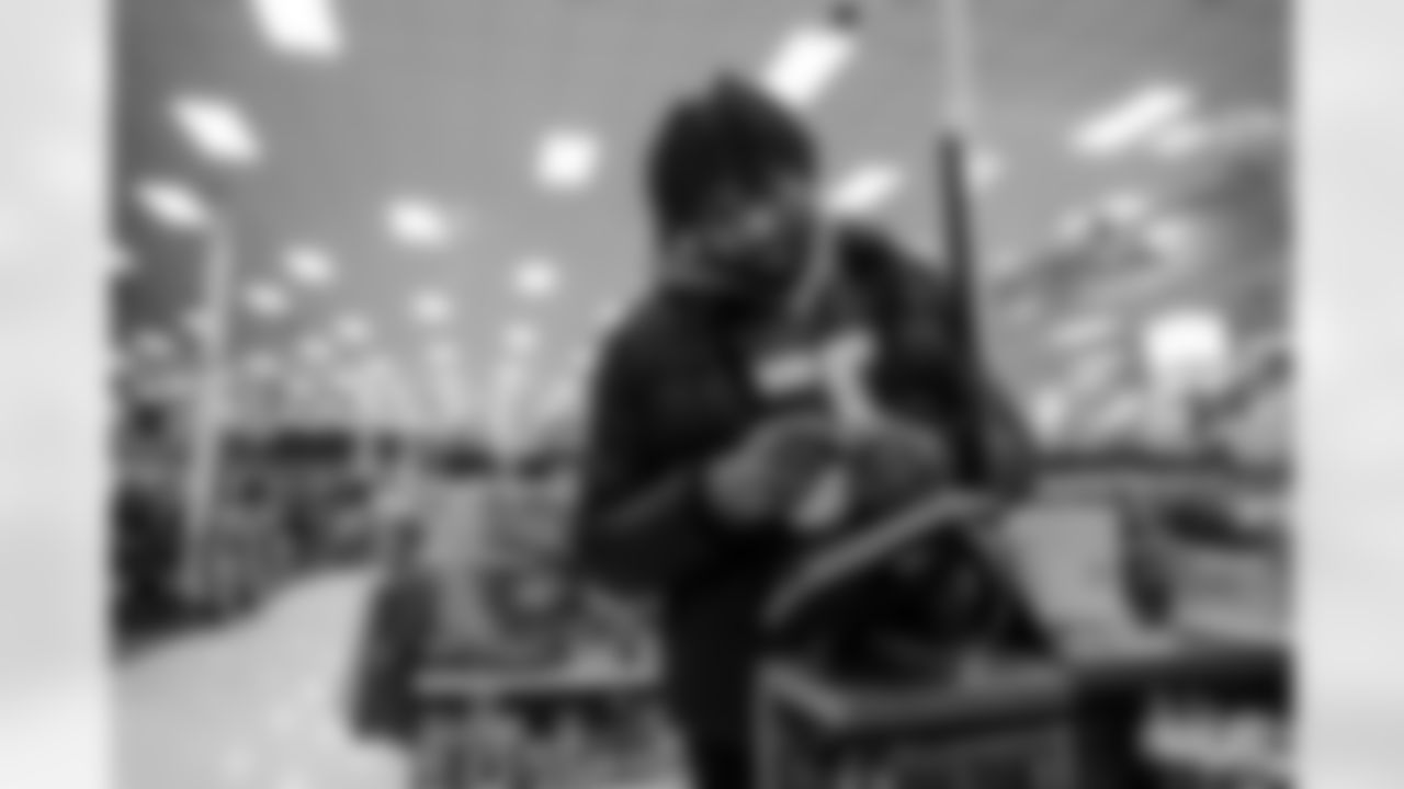 221215-tariq-target-shopping-2560025