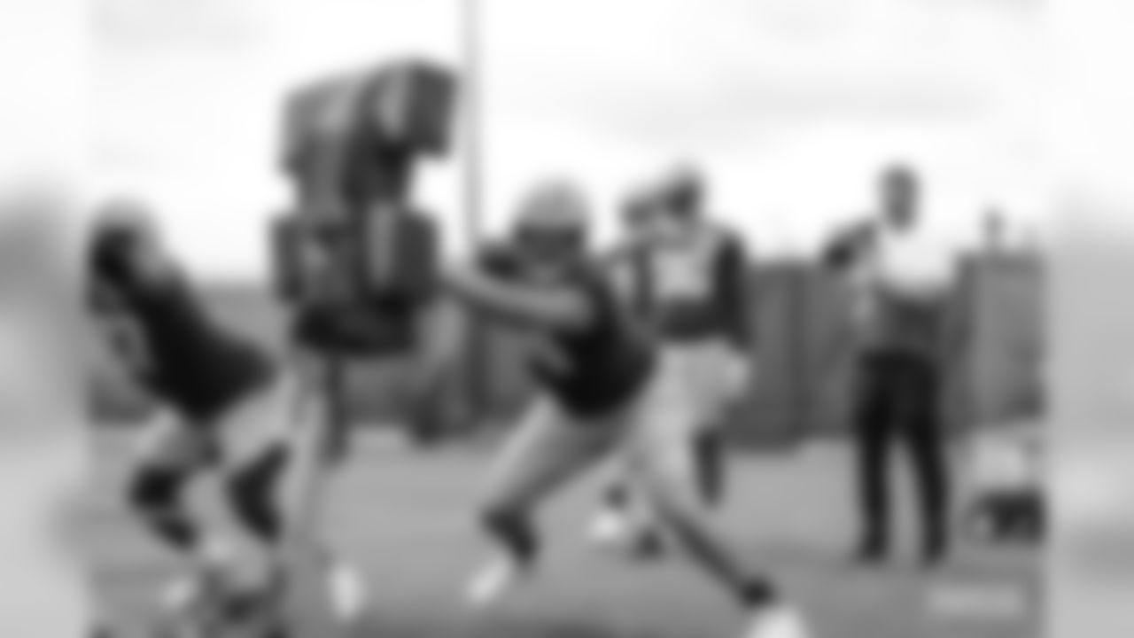 DL Dean Lowry