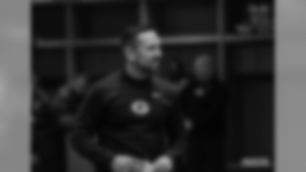 191111-locker-room-pass-02