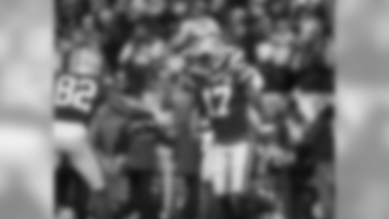 Green Bay Packers against the San Francisco 49ers during Monday night's game at Lambeau Field.