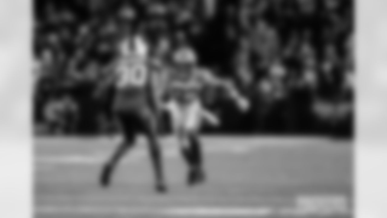 WR Samori Toure