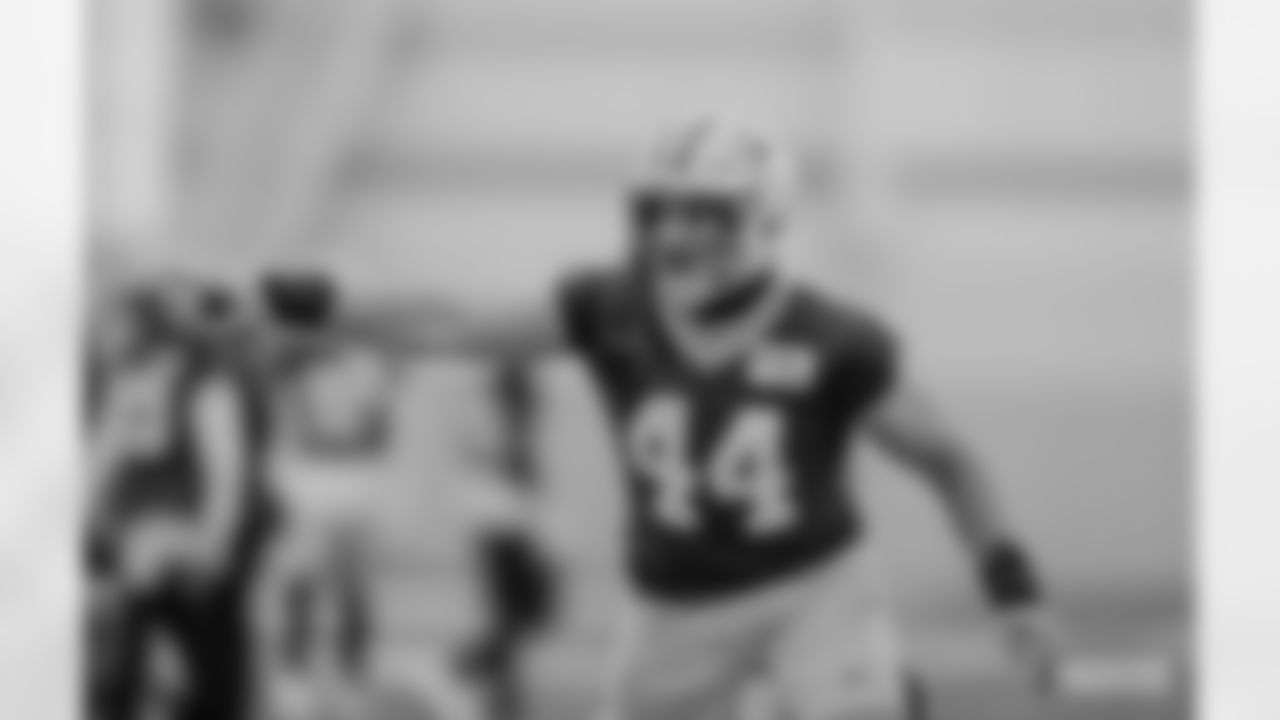 LB Ty Summers