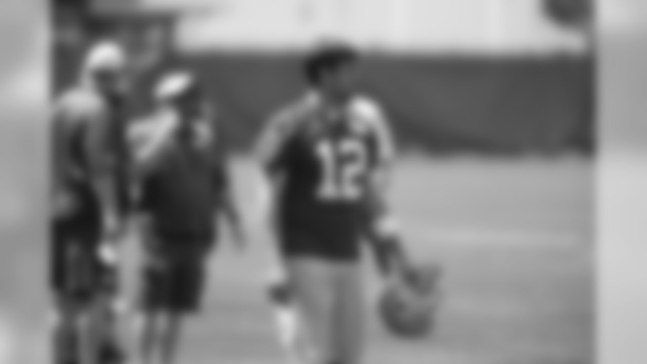 QB Aaron Rodgers (12)