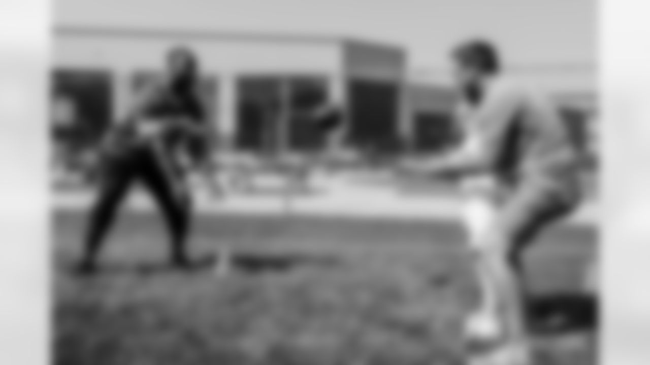 220913-football-outreach-gallery-2560021