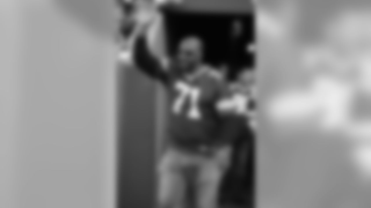 #71 - Santana Dotson (1996-2001)