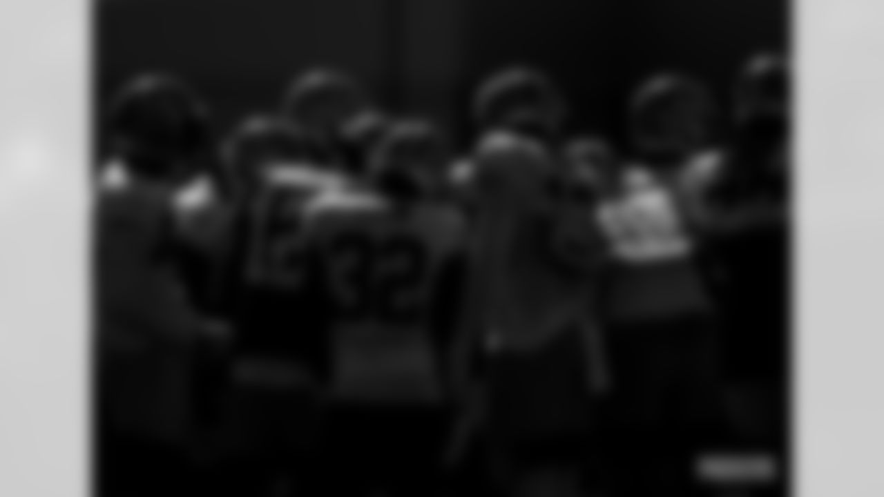 Offensive huddle