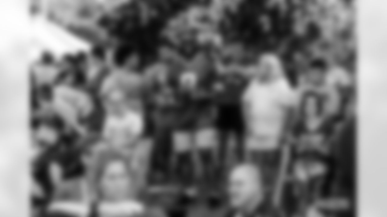 220913-football-outreach-gallery-2560052