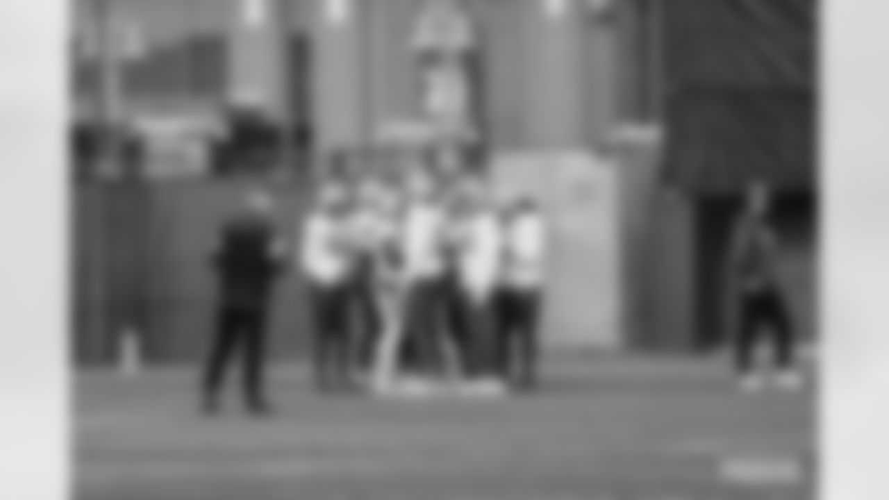 221124-evan-practice-gallery-2560016