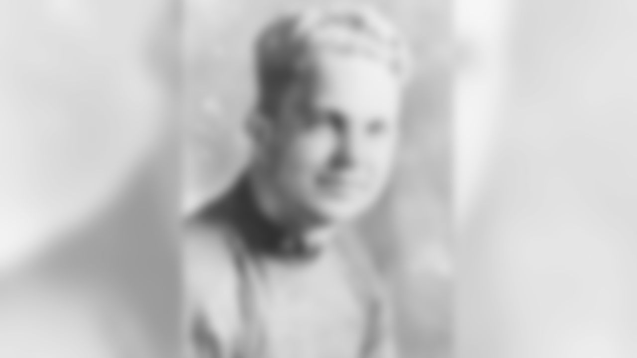 Won three championships with the Packers (1931, 1936, 1939). Appeared in 103 games with Green Bay. Inducted into the Packers Hall of Fame in 1972. Died in 1988.