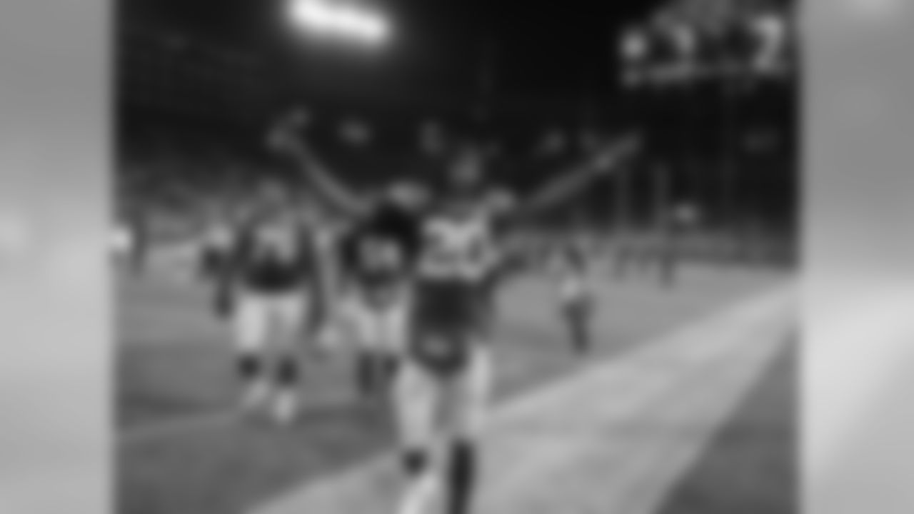 Green Bay Packers against the San Francisco 49ers during Monday night's game at Lambeau Field.