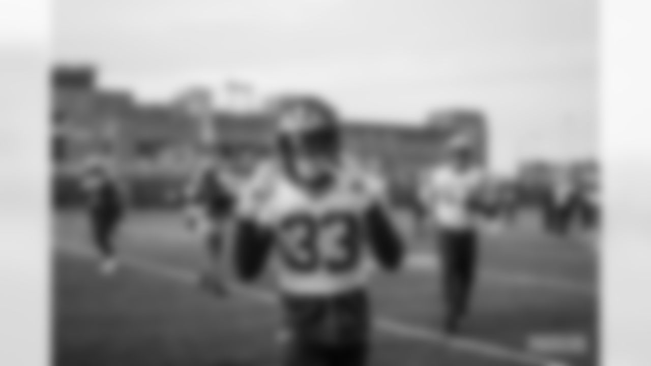 RB Aaron Jones