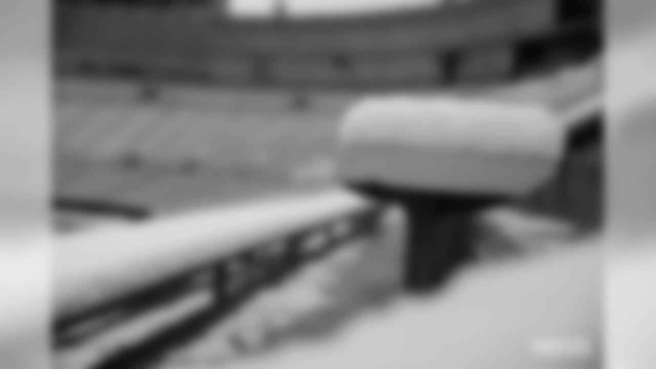 191029-lambeau-first-snow-21
