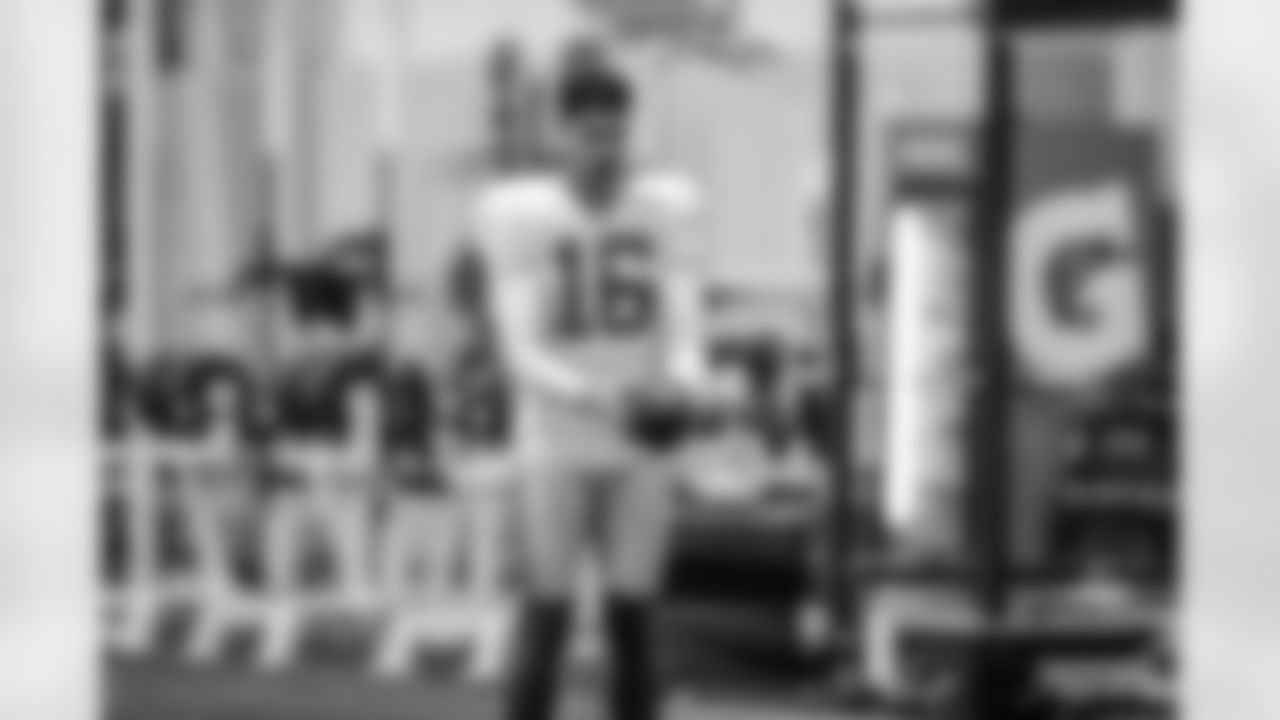 221130-evan-practice-gallery-2560052