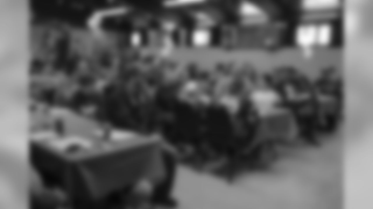 190412-tailgate-tour-bloomer-luncheon-27