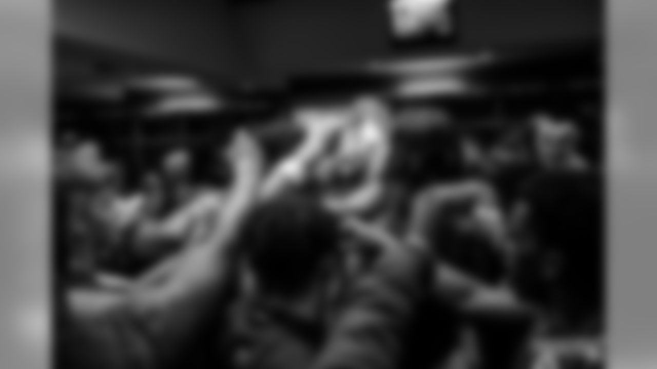 191209-washington-locker-room-pass-11