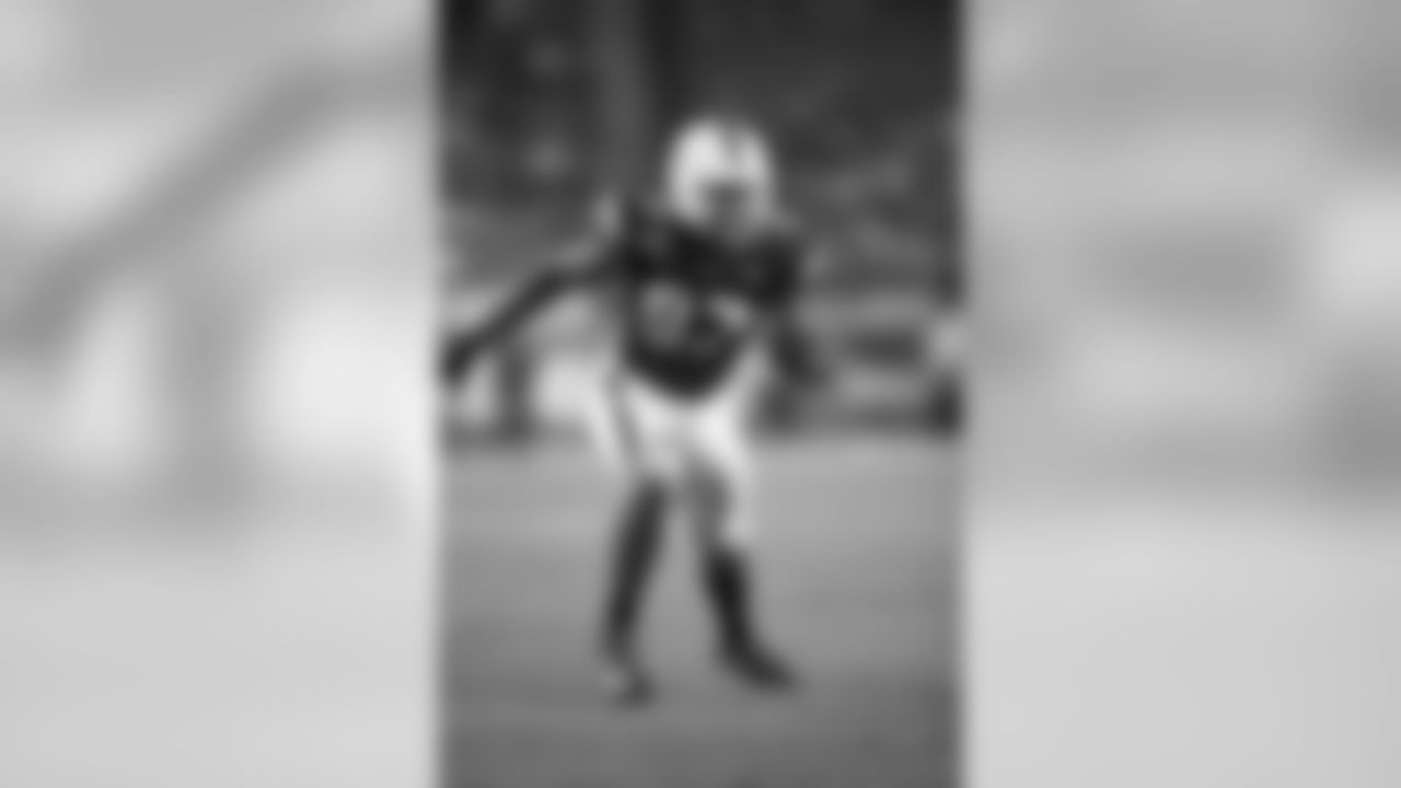 LB Jonathan Garvin