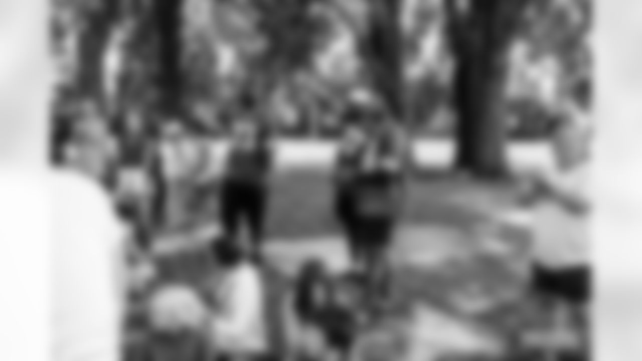 220913-football-outreach-gallery-2560056