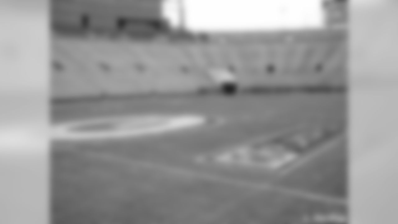 Packers Grounds Crew Prepares Lambeau Field For Playoff Game