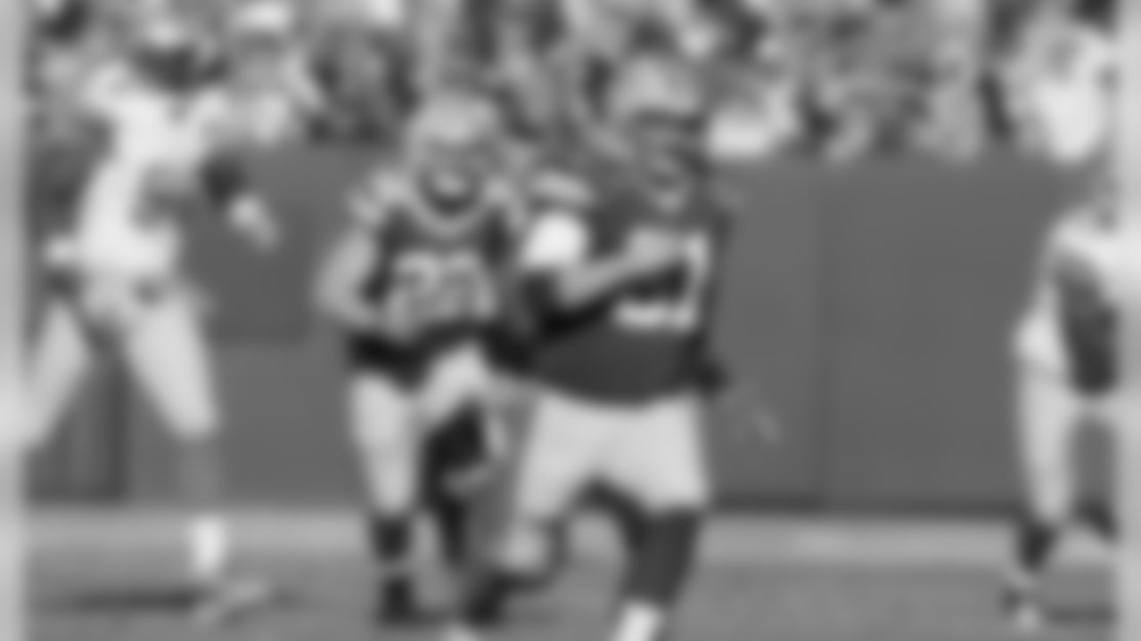A four-year letterwinner at the University of Arkansas, he appeared in 49 games while snapping for all punts each of his four seasons and for all kick placements his final three years