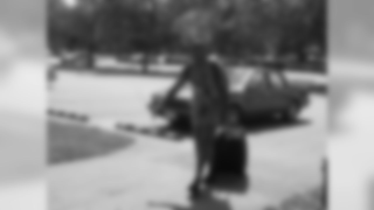 100729-playerarrive