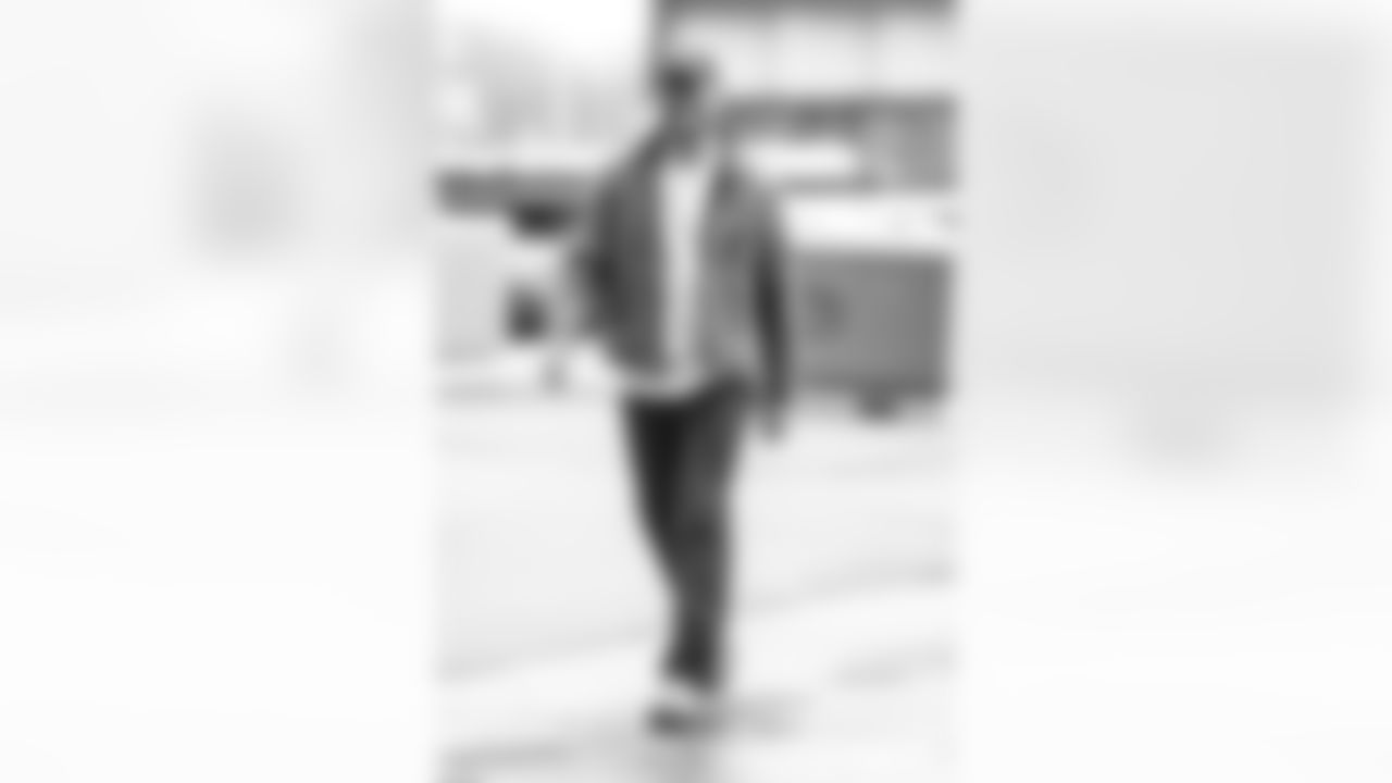 230101-arrivals-schmidt-WM-058