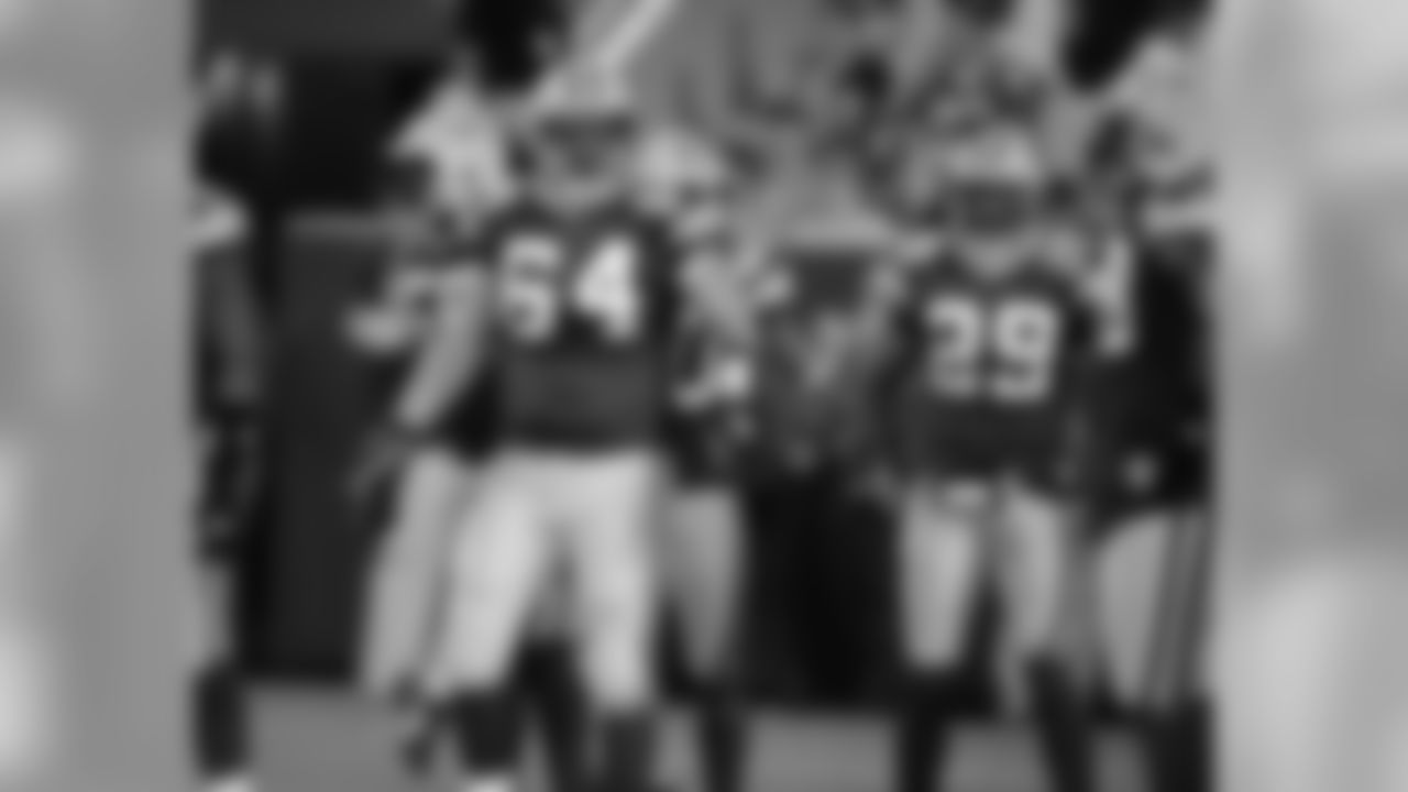 Dean Muhtadi, Anthony Smith