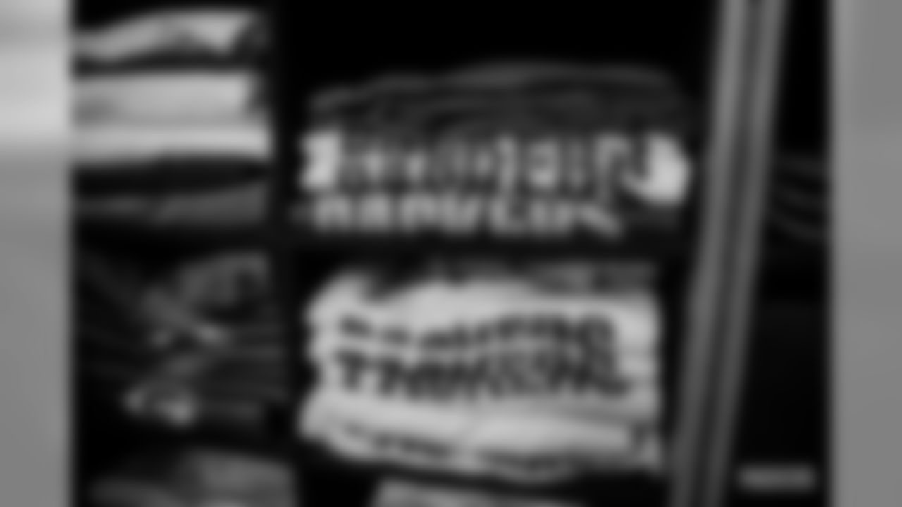 191201-packers-locker-room-bobber-WM-44