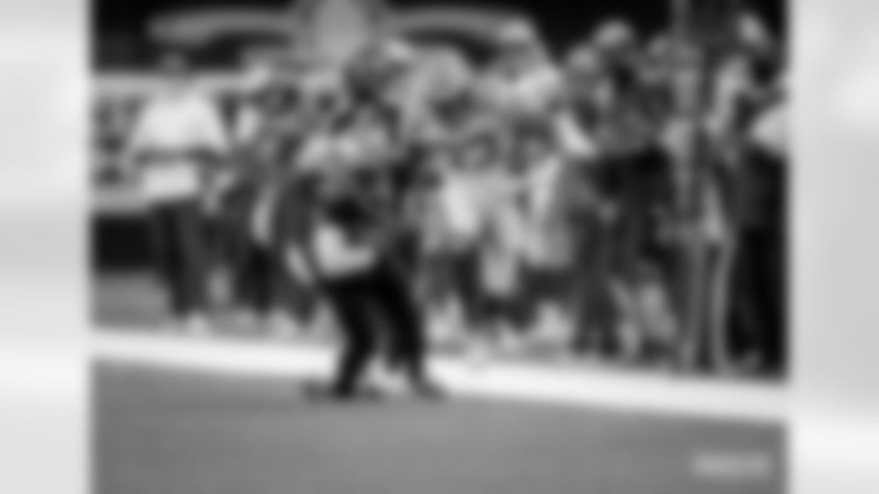 RB Aaron Jones