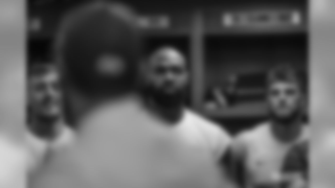 191230-locker-room-pass-lions-26
