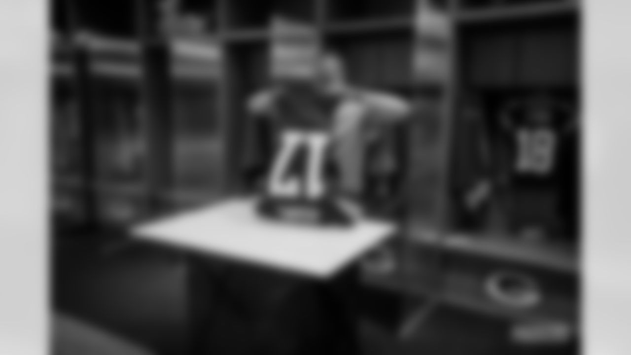 210920-locker-room-gallery-256013