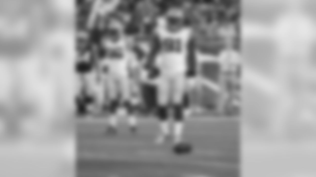 91 — LB Jayrone Elliott