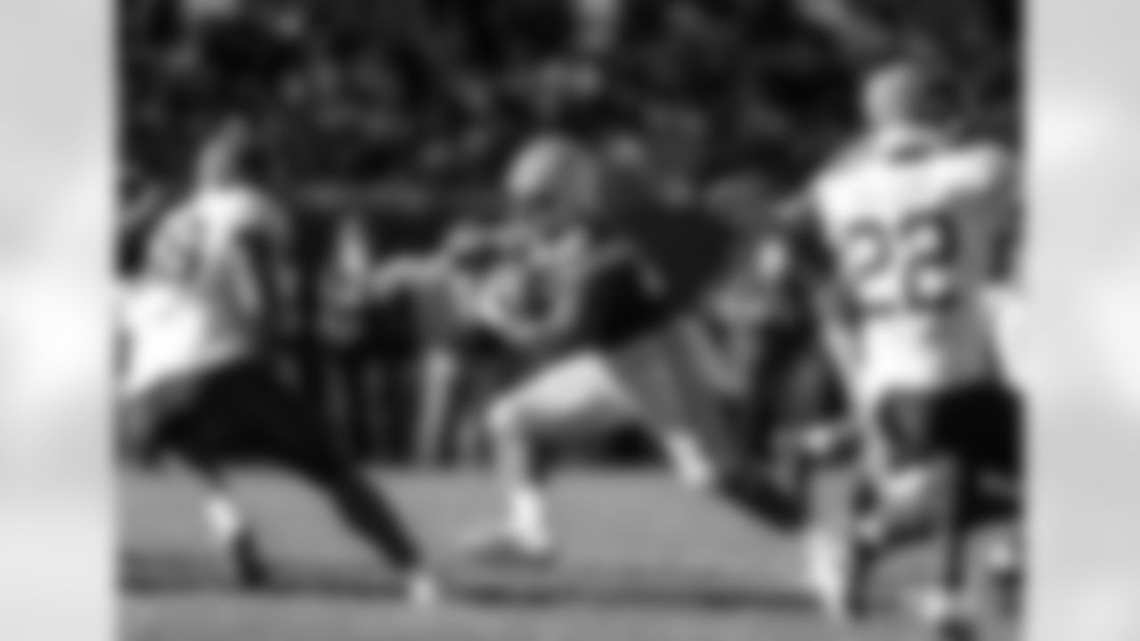 RB AJ Dillon
