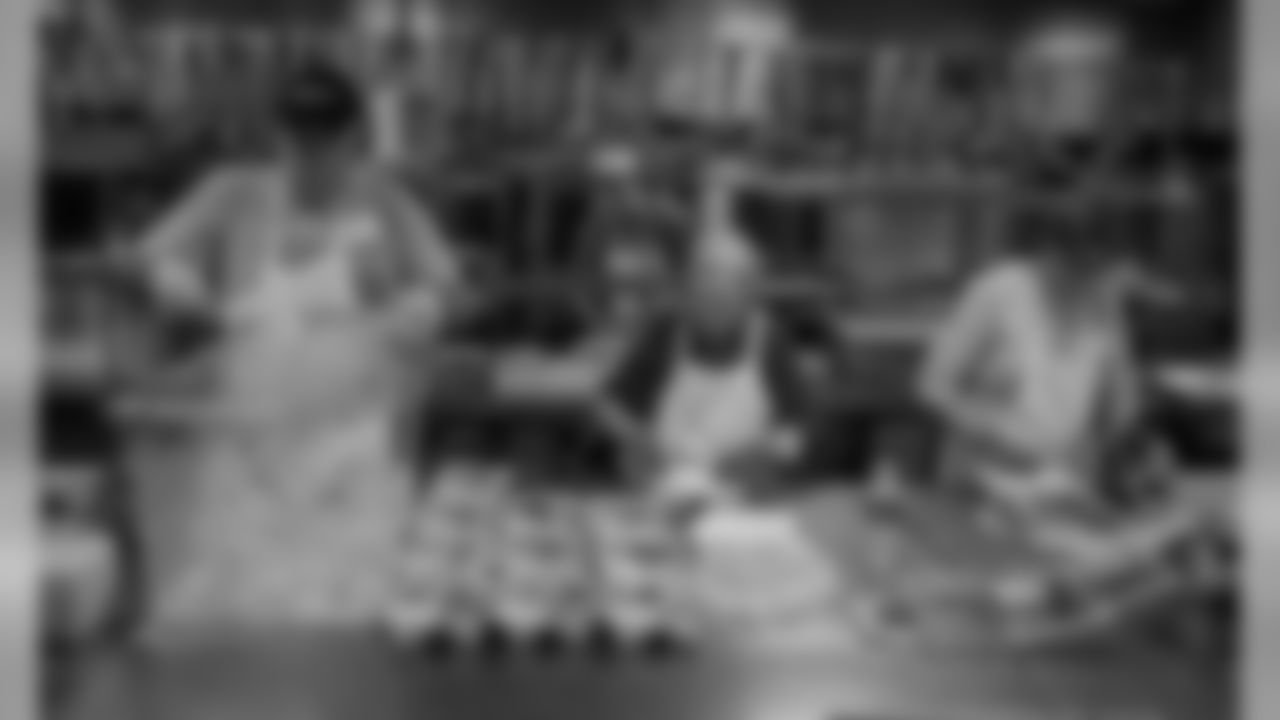 181121-thanksgiving-prep-melton-11