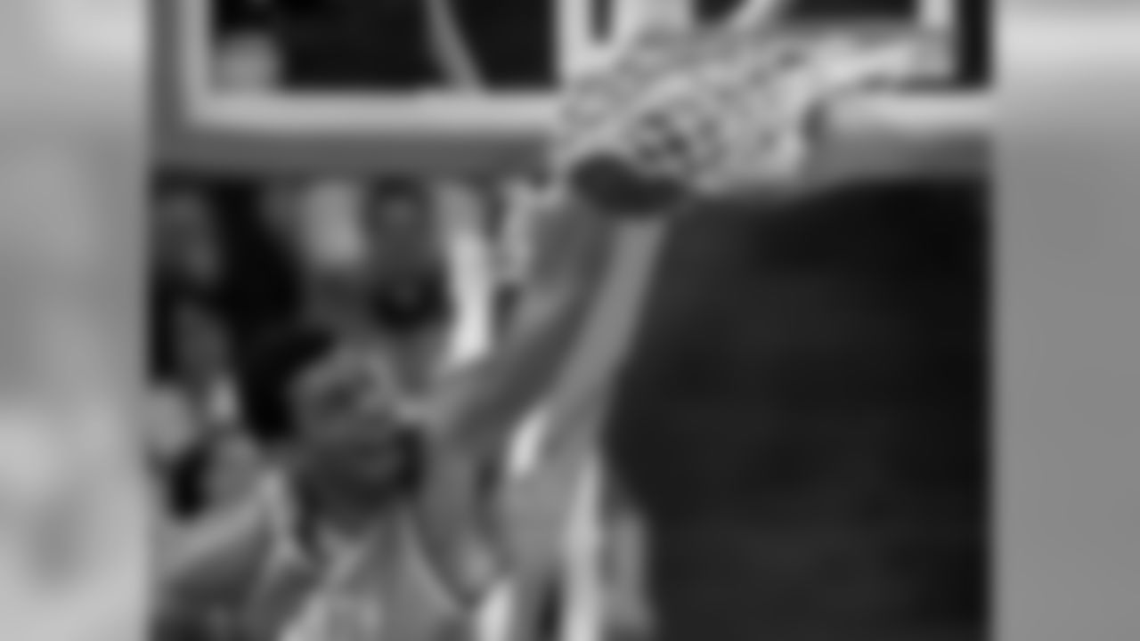 Peppers was also on the North Carolina men's basketball team for two seasons.