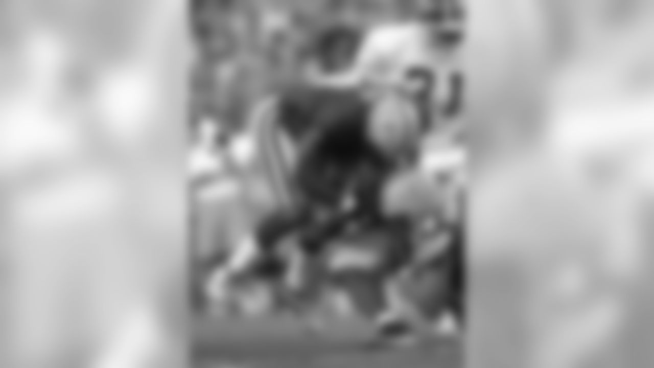 Packers-Bills Square Off For 'Family Night'