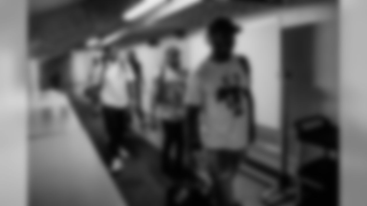 190822-stadium-arrival-bobber-42