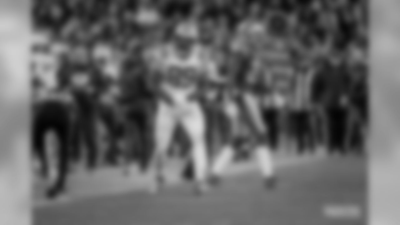 TE Marcedes Lewis