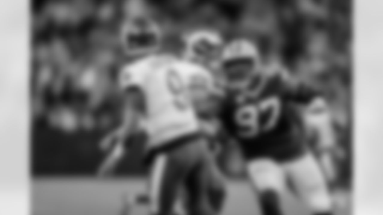 DL Kenny Clark