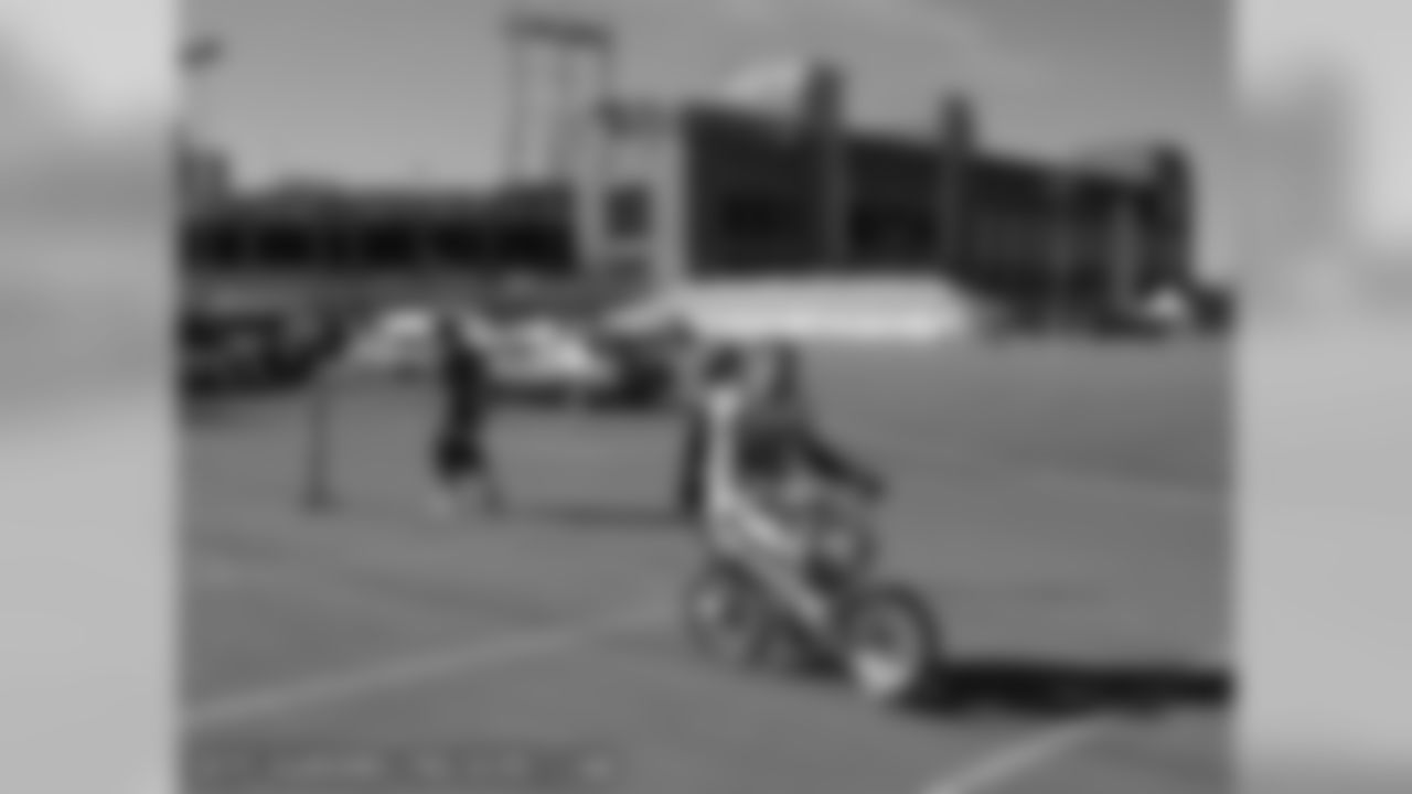Bills Ride Bikes To Meet Packers At Practice