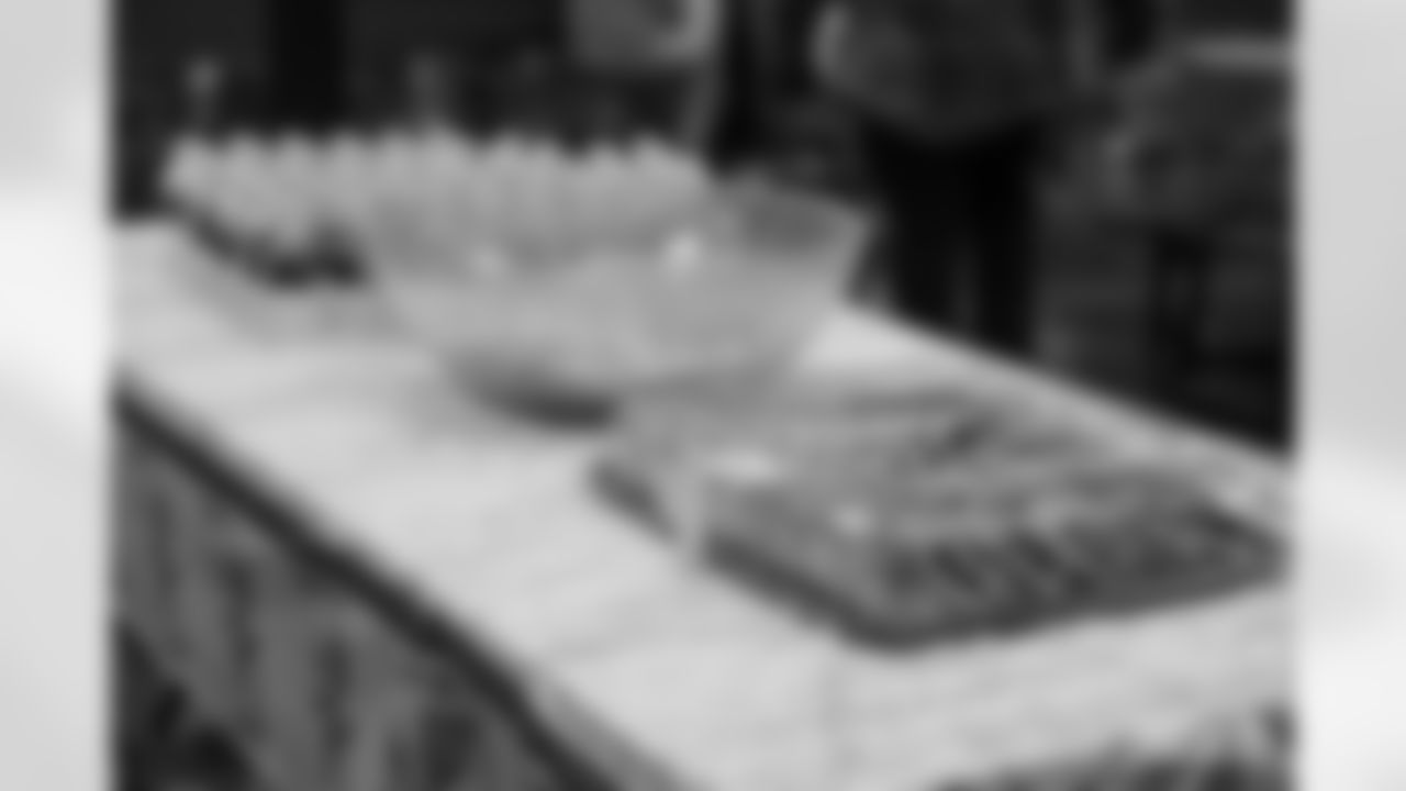 221123-thanksgiving-meal-2560007