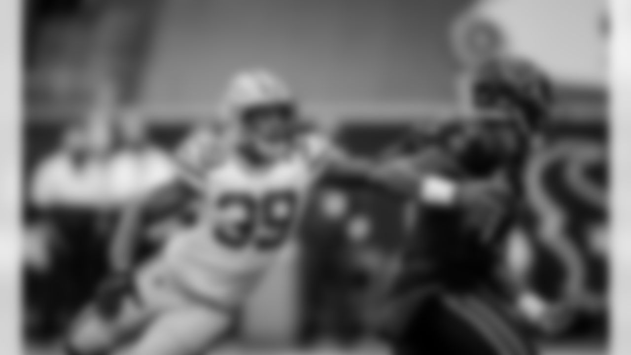 39 - CB Chandon Sullivan