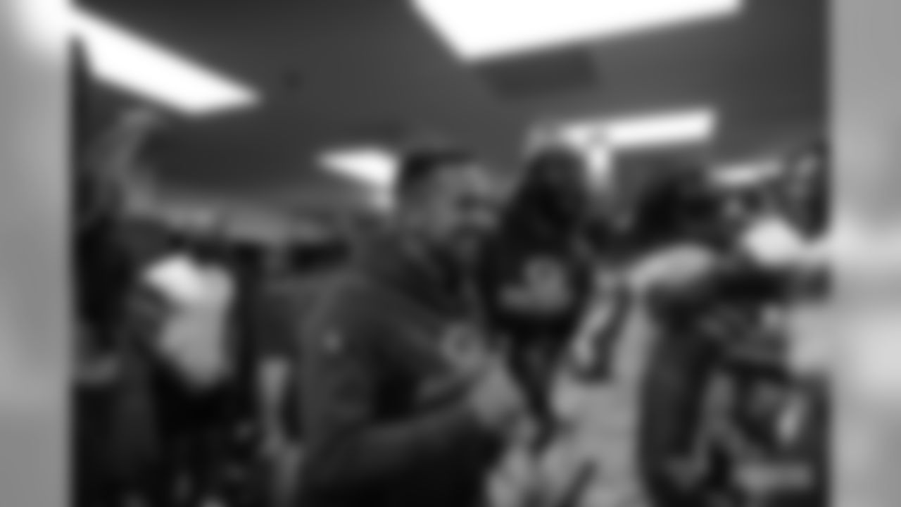 191028-locker-room-pass-14