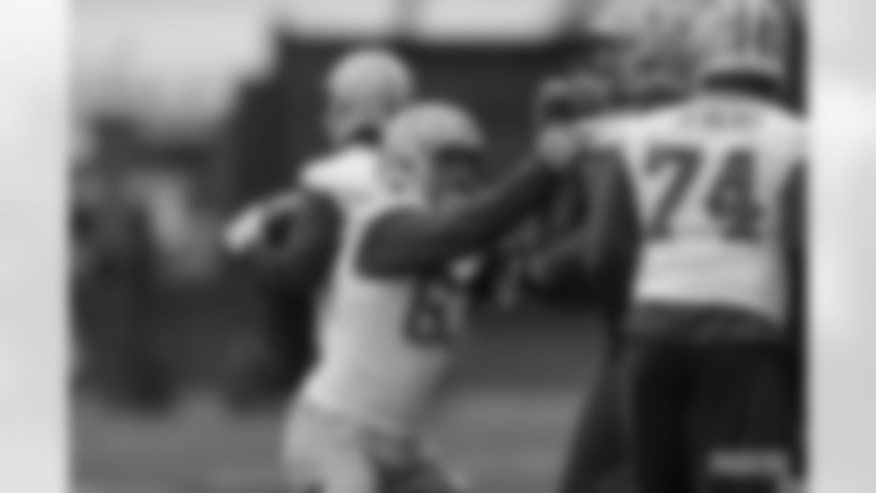 C Corey Linsley