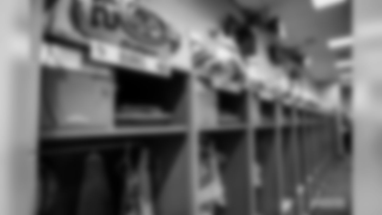 191201-packers-locker-room-bobber-WM-7
